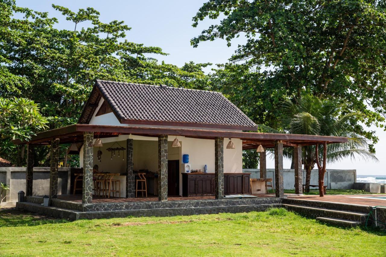 The Ujung Bocur Bungalows Krui Eksteriør billede