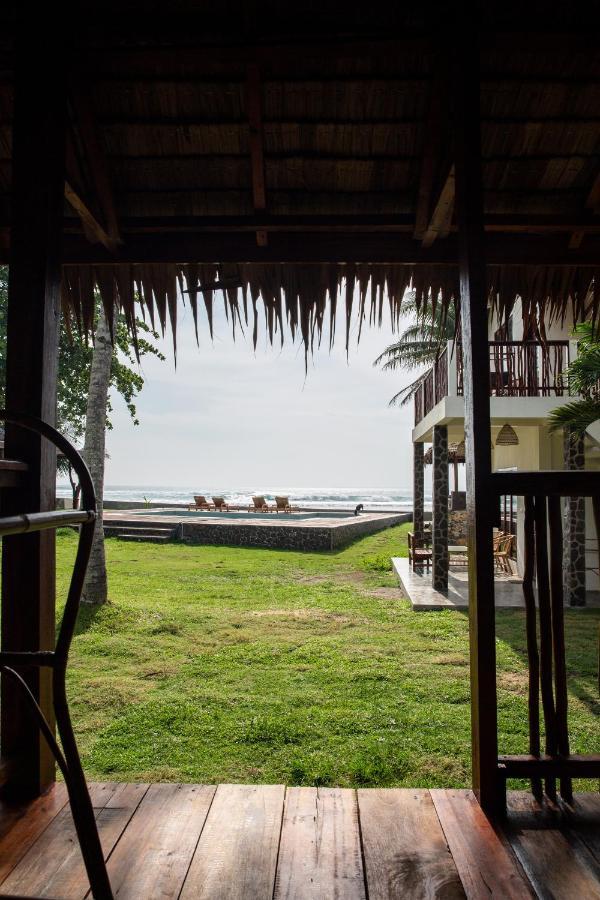 The Ujung Bocur Bungalows Krui Eksteriør billede